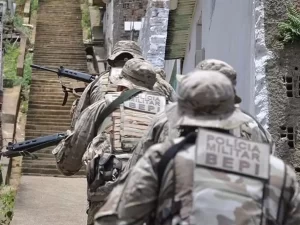 Um ex-presidiário foi preso pelo BEPI com Pedras de Crack em Lajedo