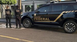 Policia Federal prende prefeito com arma de uso restrito em aeroporto