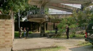 Corpo de mulher é achado parcialmente despido e com sinais de espancamento no Grande Recife