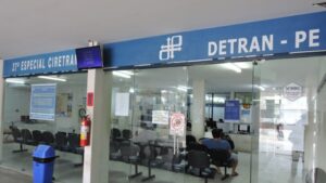 Falso despachante do Detran é preso por enganar motoristas