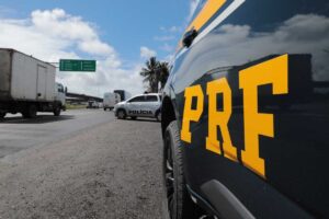 PRF abre investigação após criança de 3 anos ser baleada durante abordagem no Rio