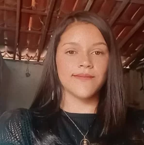 Adolescente de 14 anos morre após capotamento de transporte escolar em Pesqueira