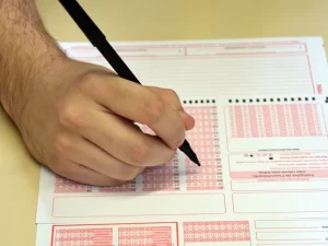 Concursos e seleções têm 541 vagas de emprego com salários de até R$ 19,5 mil em Pernambuco