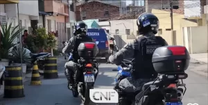 Criminosos fazem família de refém, roubam carro e são presos pela polícia em Caruaru