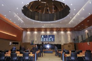 Deputados derrubam vetos de Raquel Lyra à LDO