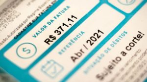 Uso de usinas termelétricas pressiona a conta de luz