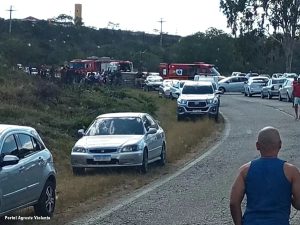 Capotamento na PE-177 deixa Duas pessoas Feridas. Vítimas são Socorridas ao Dom Moura