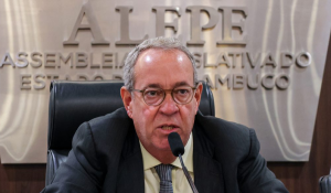 Álvaro Porto prevê vitória fácil de João Campos sobre Raquel Lyra