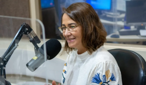 Débora Almeida, ‘A Voz do Agreste’, Realiza Maratona por Rádios do Interior