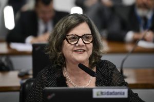 Senado aprova pena maior para crime de feminicídio; Teresa vê avanço
