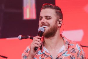 Zé Neto sofre grave acidente de carro; saiba estado de saúde do cantor