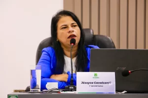 Vereadora insinua que daria veneno a parlamentar em sessão na Câmara de Vereadores de Santa Cruz do Capibaribe