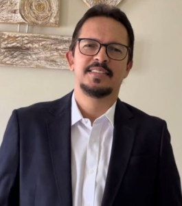 Delegado Rossine lidera pesquisa com 18 pontos de vantagem em Pesqueira