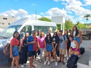 Projeto Social “Jogos de Rua” Viaja à Capital Recife para Assistir Jogo da Superliga B de Vôlei