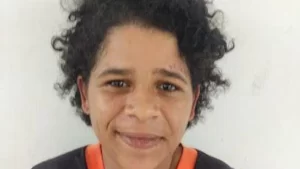 Mulher de 26 anos é morta a tiros na frente do filho e esposo em Gameleira