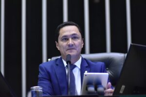 Congresso aprova projeto de André Ferreira que cria Tarifa Social de Água e Esgoto