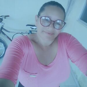 Mulher mata o próprio marido jogando óleo quente enquanto ele dormia