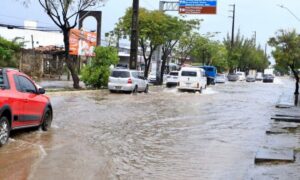 Inmet emite alerta de chuvas intensas para três regiões de Pernambuco