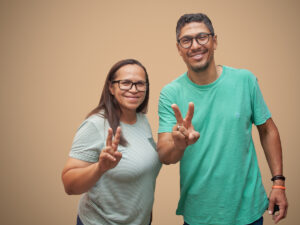 Fá Professora Junta-se ao AVANTE de Calçado em uma Aliança Fortalecedora