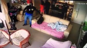 Disfarçados de policiais, bandidos invadem e roubam apartamento na Avenida Boa Viagem, no Recife