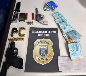 Homem é preso por comércio ilegal de armas