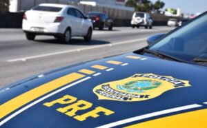 Pai abandona filho de 3 anos e foge de fiscalização da PRF em Arcoverde