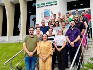 Prefeita de Jupi, Rivanda Freire, apresenta secretariado à população