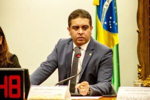 Fernando Rodolfo aciona Justiça para Barrar suposta “Exploração Comercial Irregular” no Festival de Inverno de Garanhuns