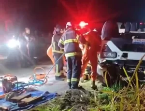Motorista morre em acidende na BR-423 em Jupi, após caminhão tombar