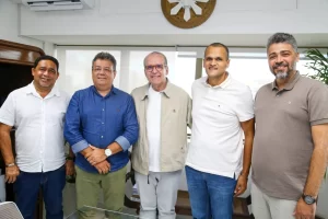 Senador Fernando Dueire alcança o apoio de 31 prefeitos à sua reeleição