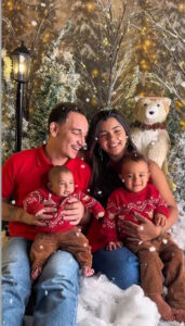 João Gomes se Veste de Papai Noel no Relógio de Flores Durante o Encantos de Natal 2025 em Garanhuns