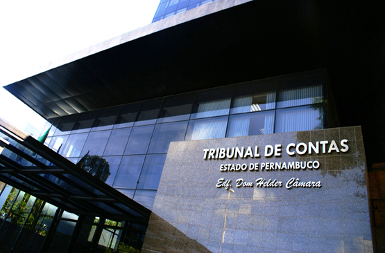 Tribunal de Contas multa Ex-Prefeito e define prazos para Prefeitura aprimorar Controle de Gastos com Combustíveis em Paranatama