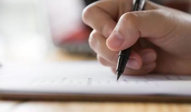 Concursos e seleções em PE oferecem mais de 2,2 mil vagas com salários de até R$ 12,1 mil; saiba como se inscrever