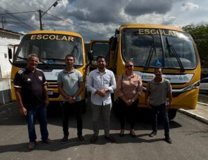 Educação: 2 novos ônibus reforçam a frota escolar de Calçado