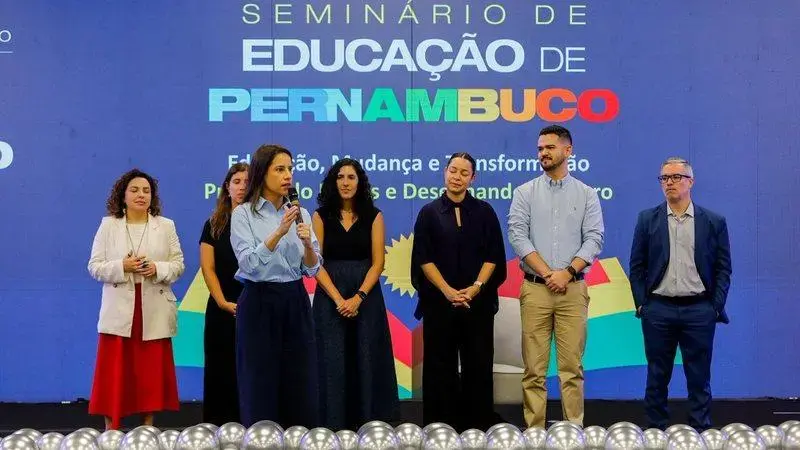 Raquel Lyra eleva o valor do Bônus Livro para professores em Pernambuco