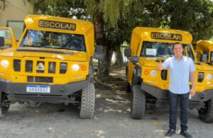 Filho de Bom Conselho, Dannilo Godoy garante dois ônibus escolares para o município