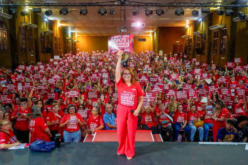 Educação estadual aprova acordo salarial com reajuste de 5,4% para toda a carreira