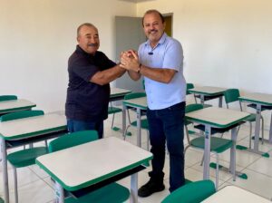Prefeito de Capoeiras, Nêgo do Mercado, cria Bolsa de R$ 150 para Estudantes da EJA e prevê Incentivo Extra de R$ 500 no Fim do Ano