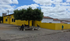 Aluno de 11 anos é hospitalizado após levar soco de colega em Floresta
