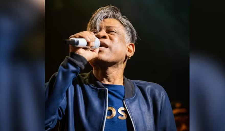 Ex-vocalista da Calcinha Preta, Rogério Valença é sepultado em Garanhuns