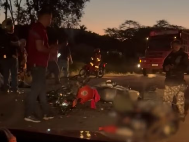 Tragédia: mãe e filho morrem após colisão entre duas motos na PE-177, em São João